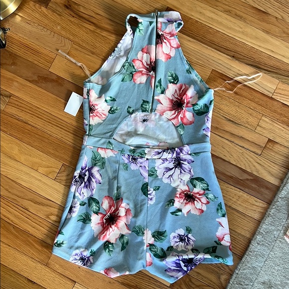 Charlotte Russe Floral Halter‎ Neck Romper - Picture 3 of 4